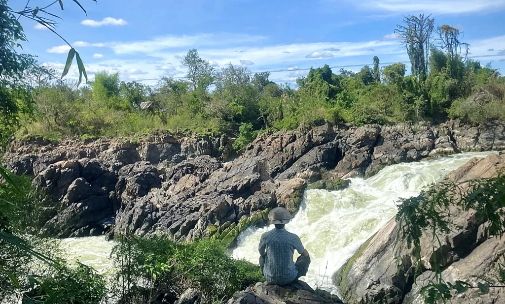 Sebastian an den Mekong Wasserfällen